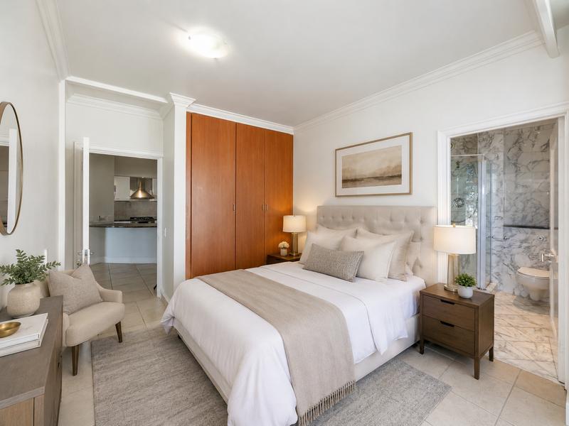 3 Bedroom Property for Sale in Sea Point Western Cape